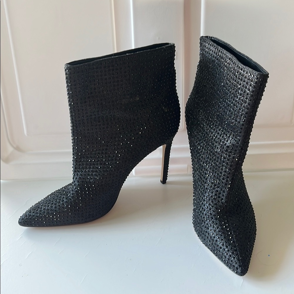 Jewel Badgley Mischka Ankle Booties